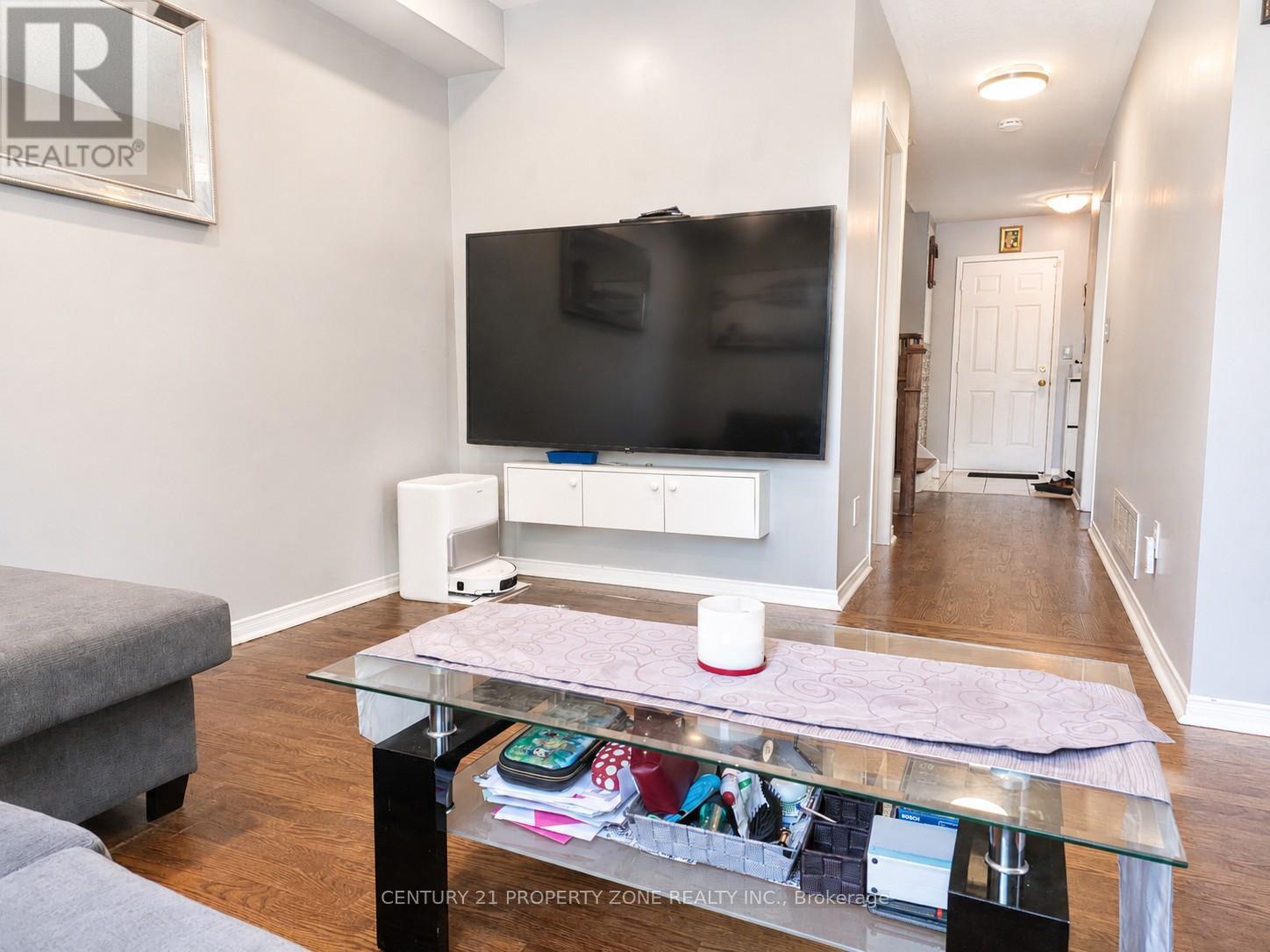 710 Stonebridge Avenue, Mississauga, Ontario  L5V 2L9 - Photo 4 - W13507386