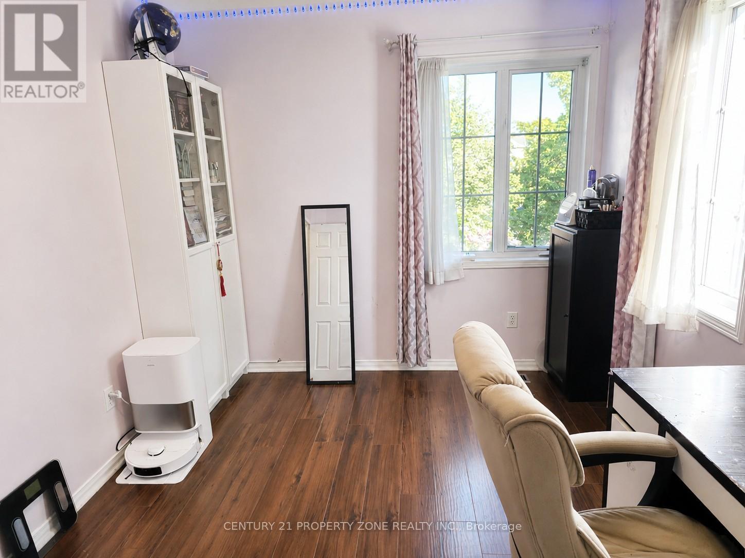 710 Stonebridge Avenue, Mississauga, Ontario  L5V 2L9 - Photo 12 - W13507386