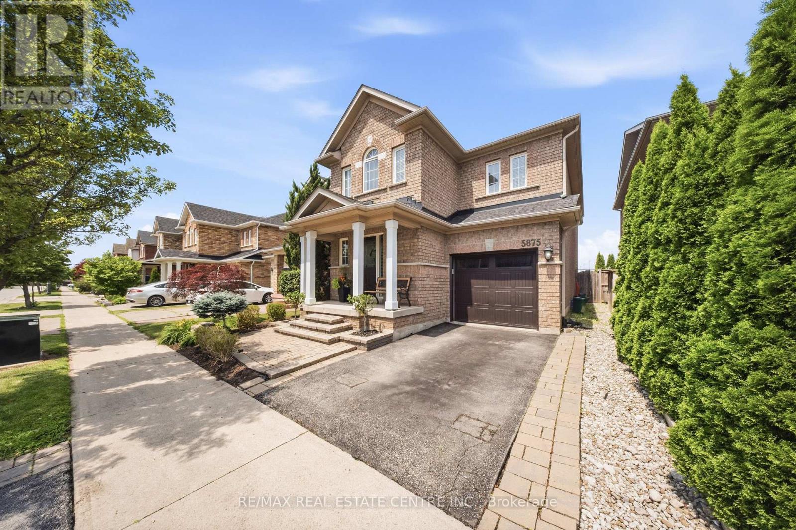 5875 Blue Spruce Avenue, Burlington, Ontario  L7L 7N7 - Photo 3 - W13507292