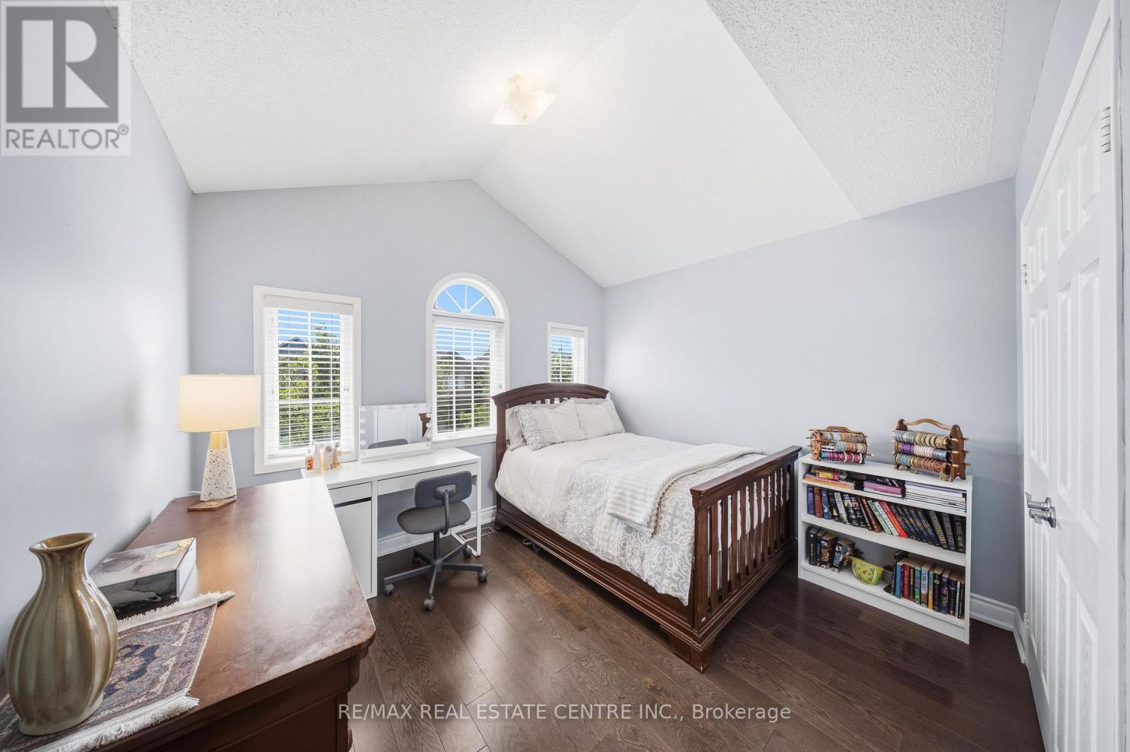 5875 Blue Spruce Avenue, Burlington, Ontario  L7L 7N7 - Photo 29 - W13507292