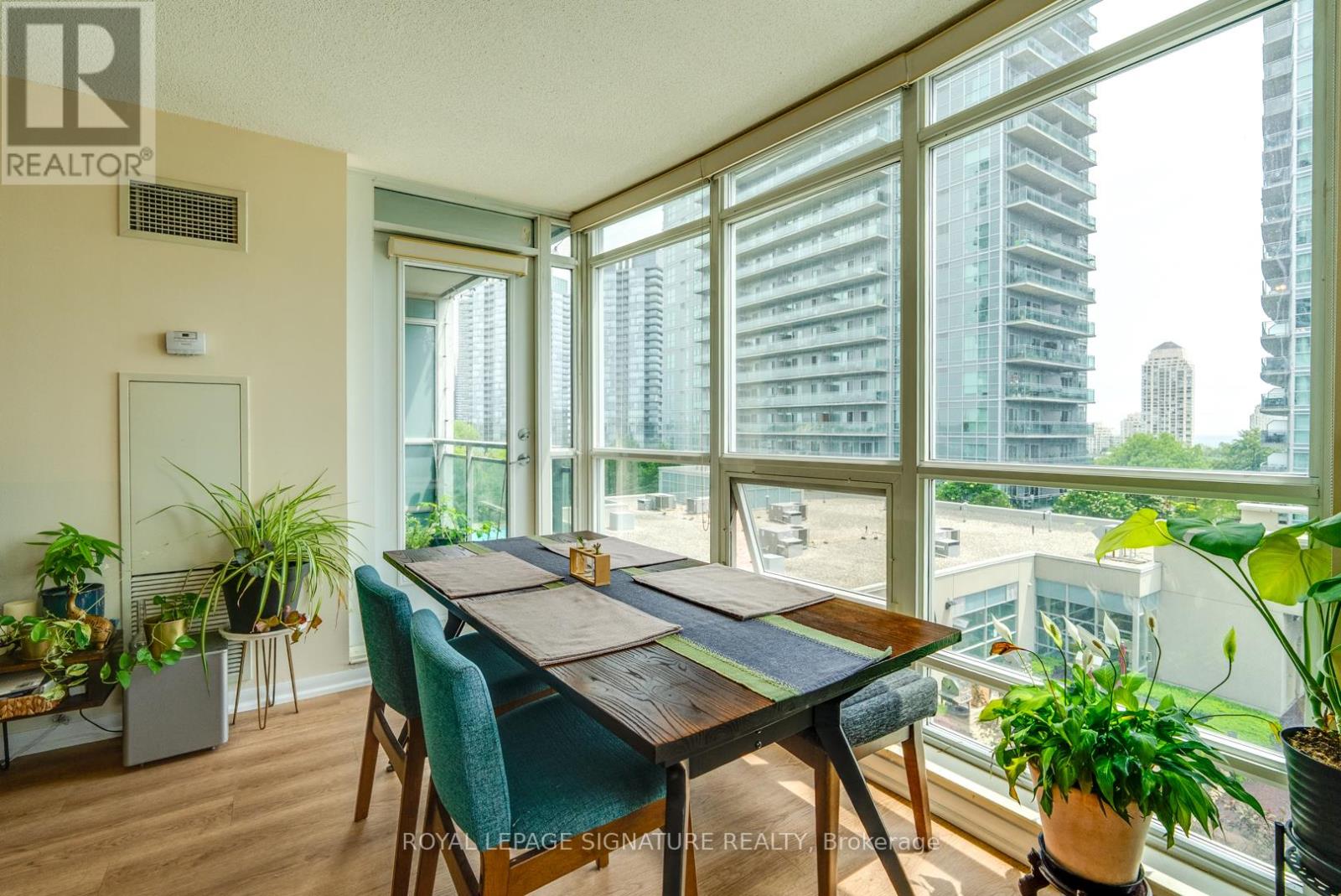 714 - 185 Legion Road, Toronto, Ontario  M8Y 0A1 - Photo 3 - W13507484