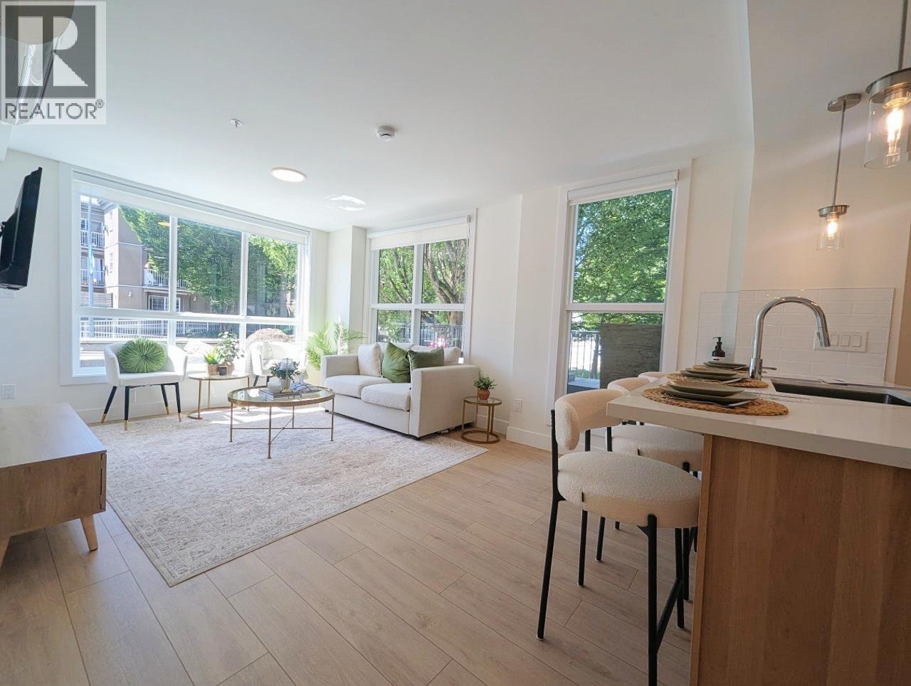 108 2368 Shaughnessy, Coquitlam, British Columbia  V3C 3E3 - Photo 3 - R3099091