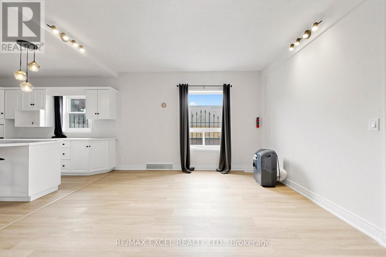 Main - 259 Victoria Avenue N, Hamilton, Ontario  L8L 5G3 - Photo 4 - X13507274