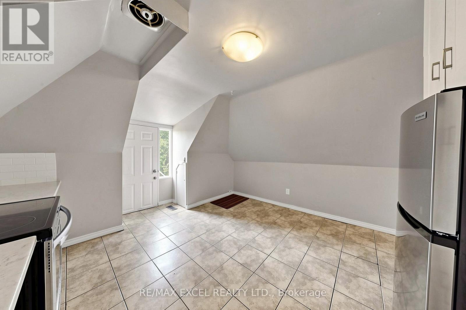 Third - 259 Victoria Avenue N, Hamilton, Ontario L8L 5G3 - Photo 6 - X13507514