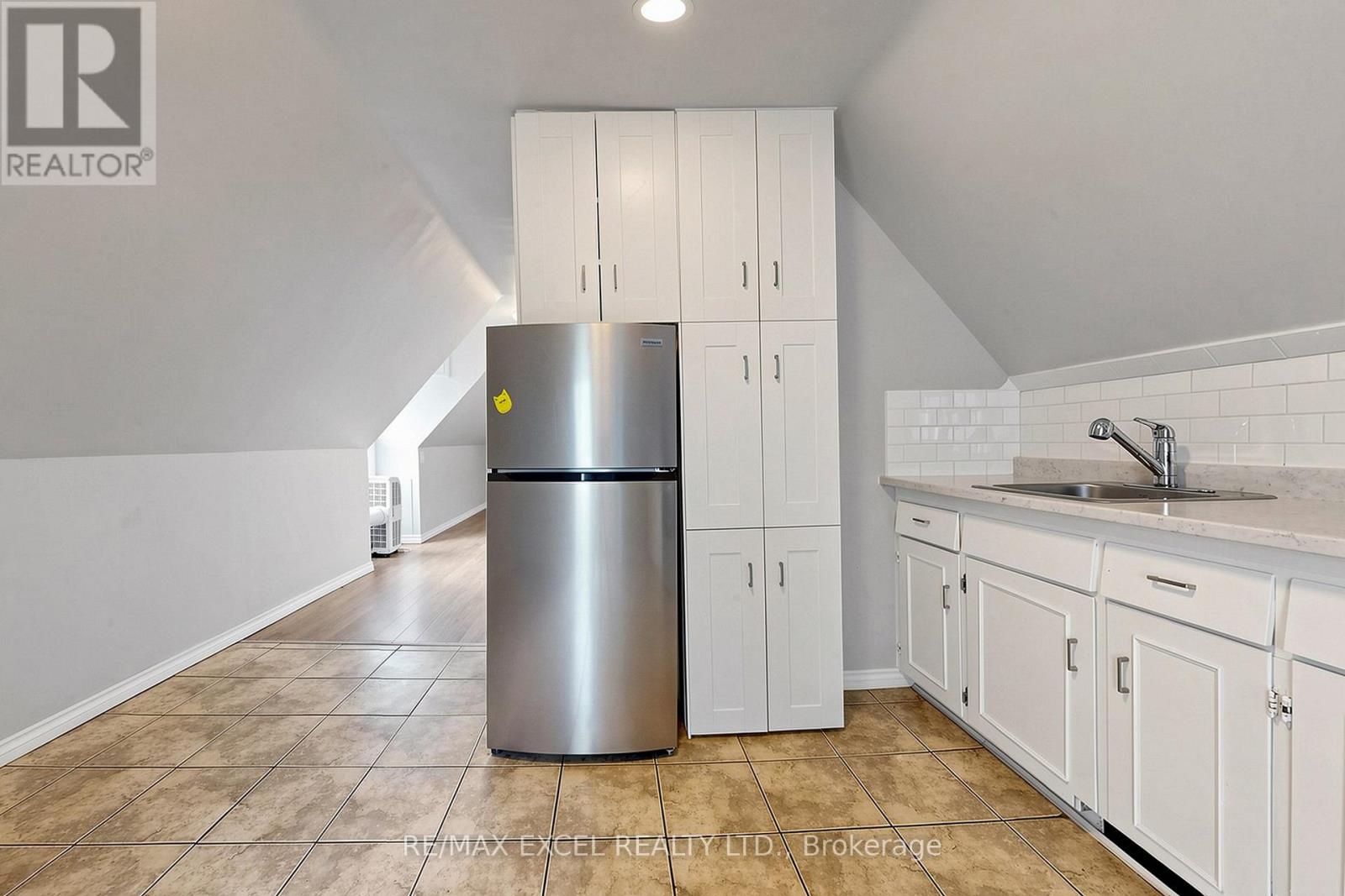 Third - 259 Victoria Avenue N, Hamilton, Ontario L8L 5G3 - Photo 5 - X13507514