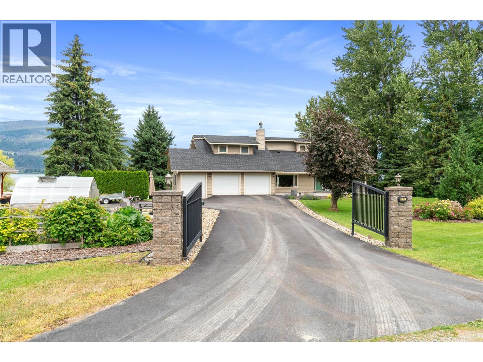 777 Coubeaux Place, Sorrento, British Columbia  V0E 2W1 - Photo 7 - 10393294
