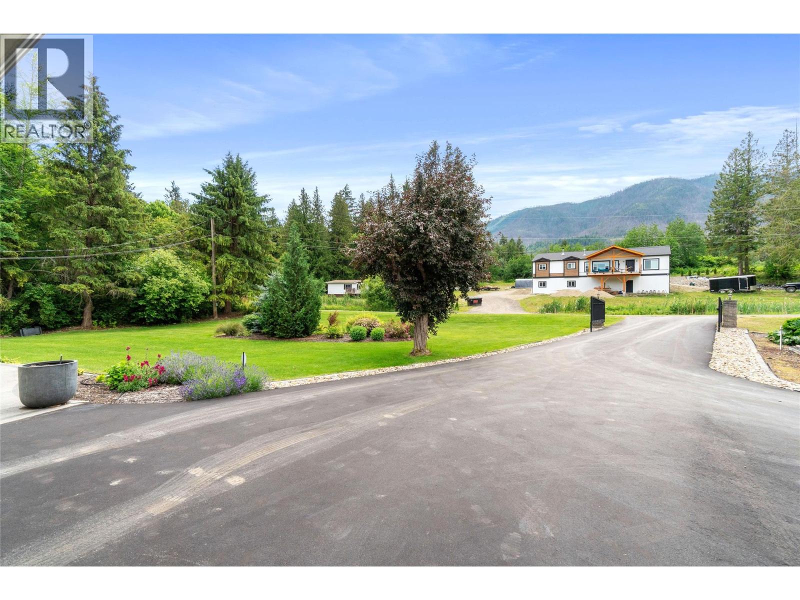 777 Coubeaux Place, Sorrento, British Columbia  V0E 2W1 - Photo 10 - 10393294
