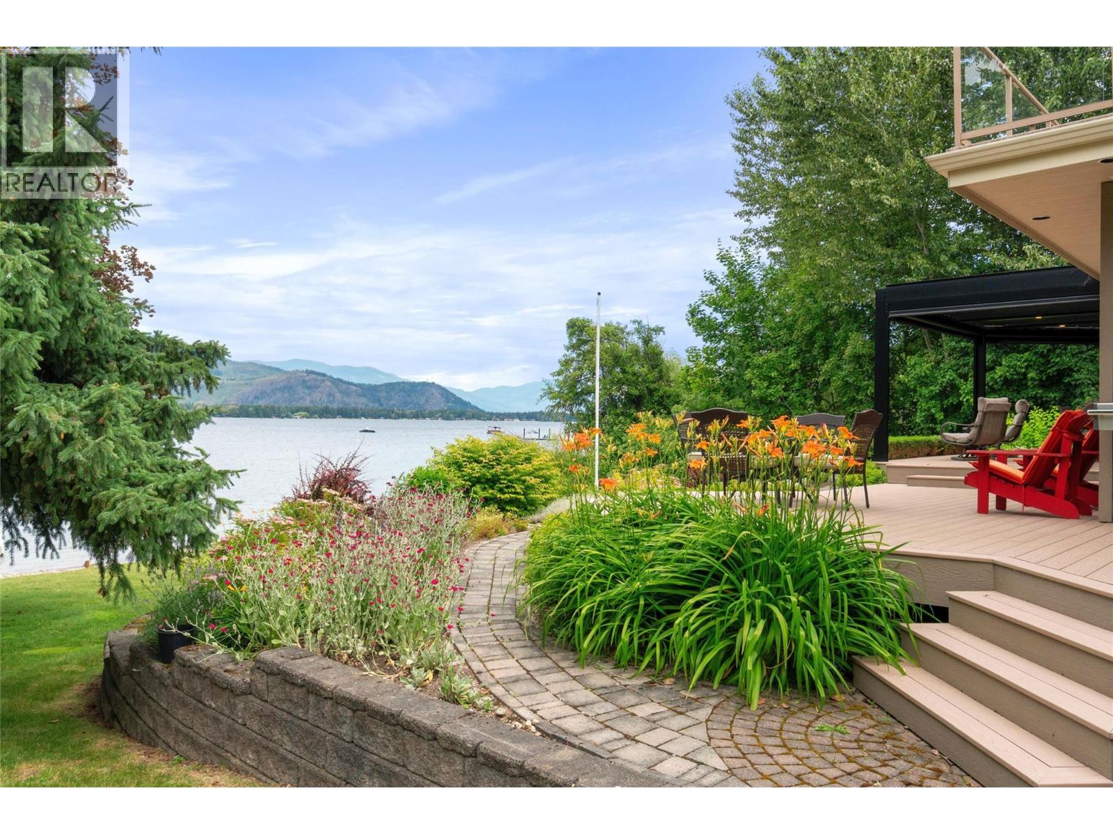 777 Coubeaux Place, Sorrento, British Columbia  V0E 2W1 - Photo 13 - 10393294