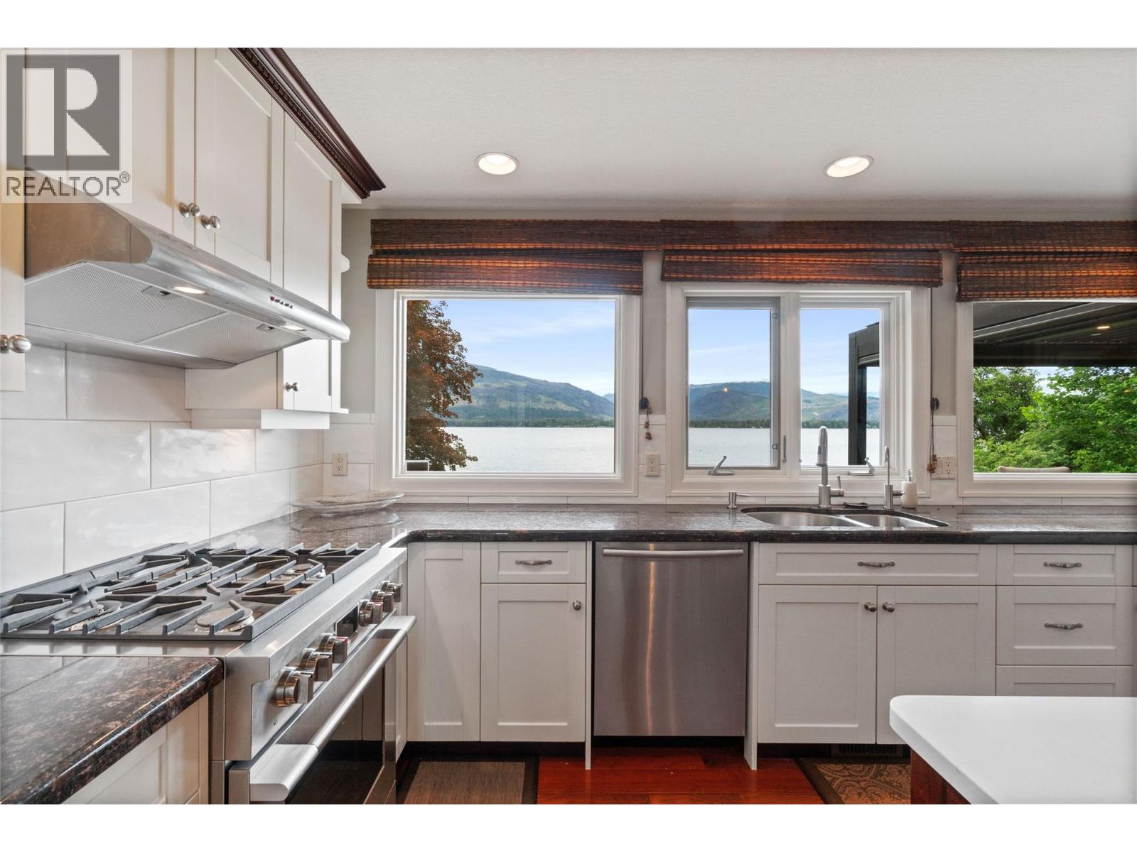 777 Coubeaux Place, Sorrento, British Columbia  V0E 2W1 - Photo 34 - 10393294