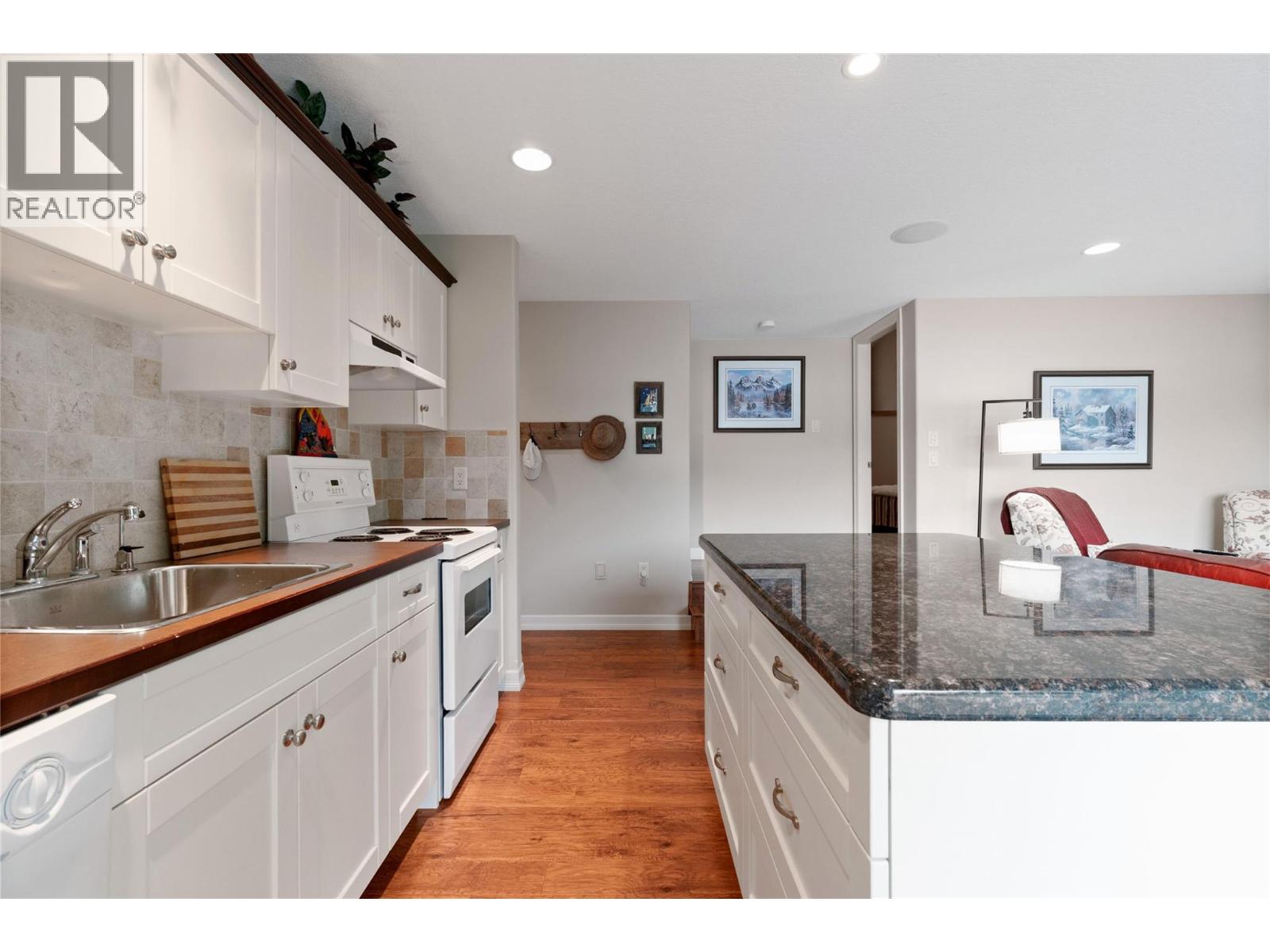 777 Coubeaux Place, Sorrento, British Columbia  V0E 2W1 - Photo 83 - 10393294
