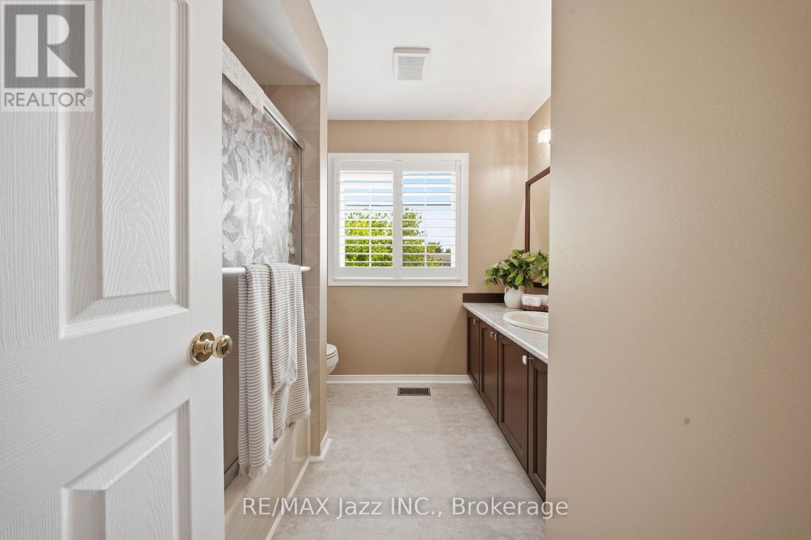 6 Aldcroft Crescent, Clarington, Ontario L1C 4P2 - Photo 29 - E13507022