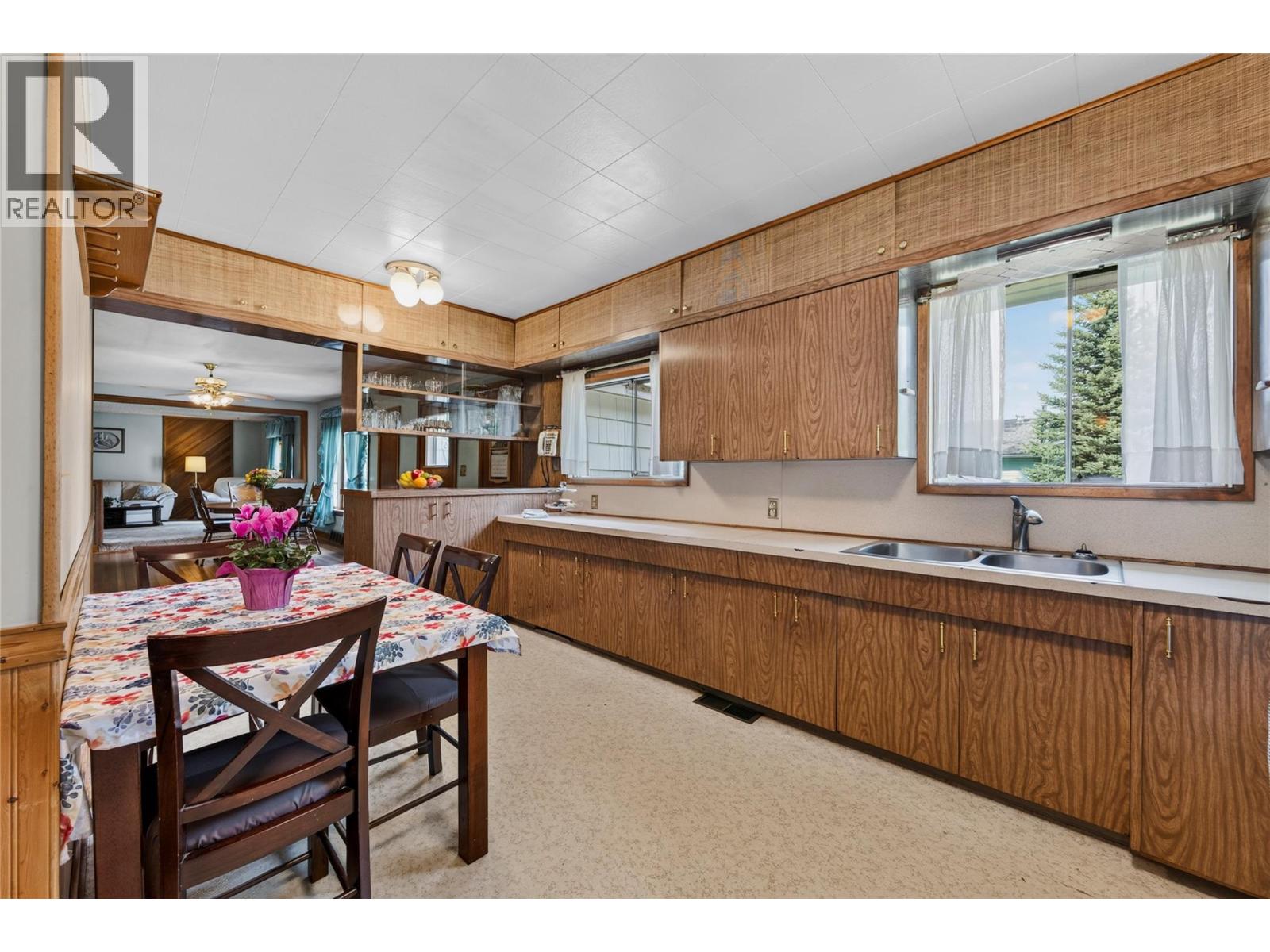 211 Maclure Avenue, Salmo, British Columbia  V0G 1Z0 - Photo 11 - 10393179