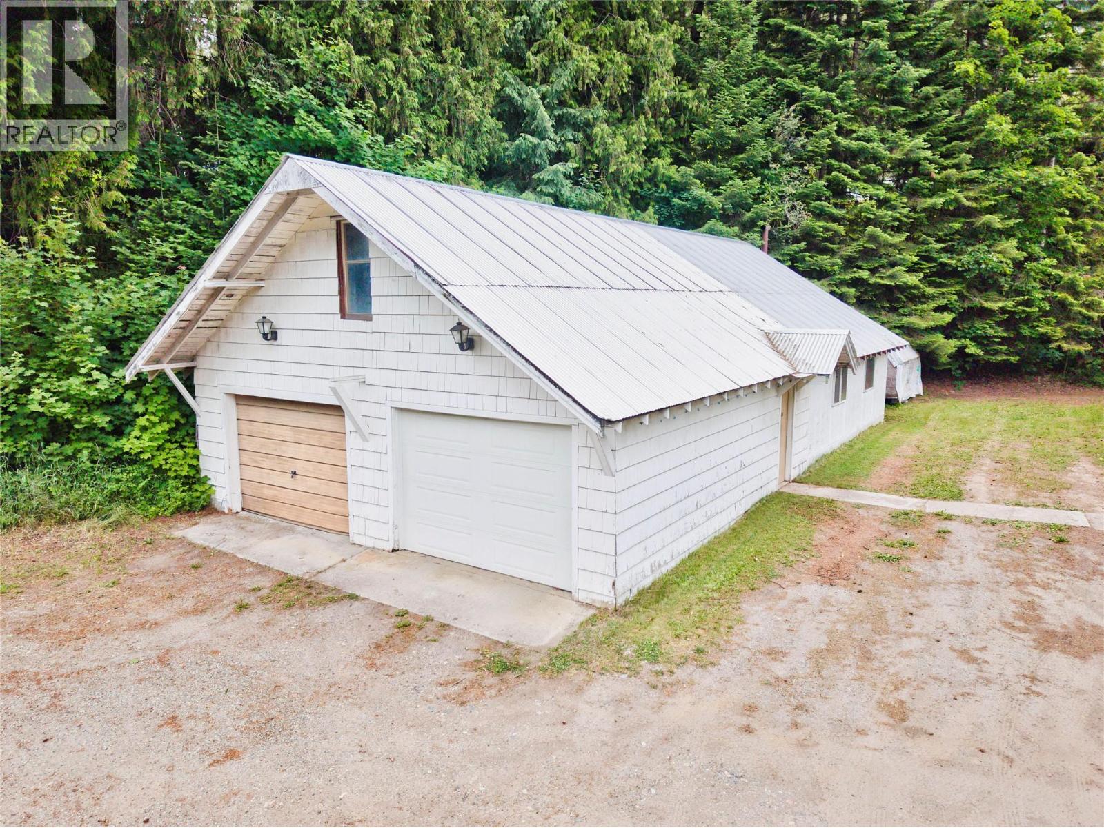 211 Maclure Avenue, Salmo, British Columbia  V0G 1Z0 - Photo 4 - 10393179