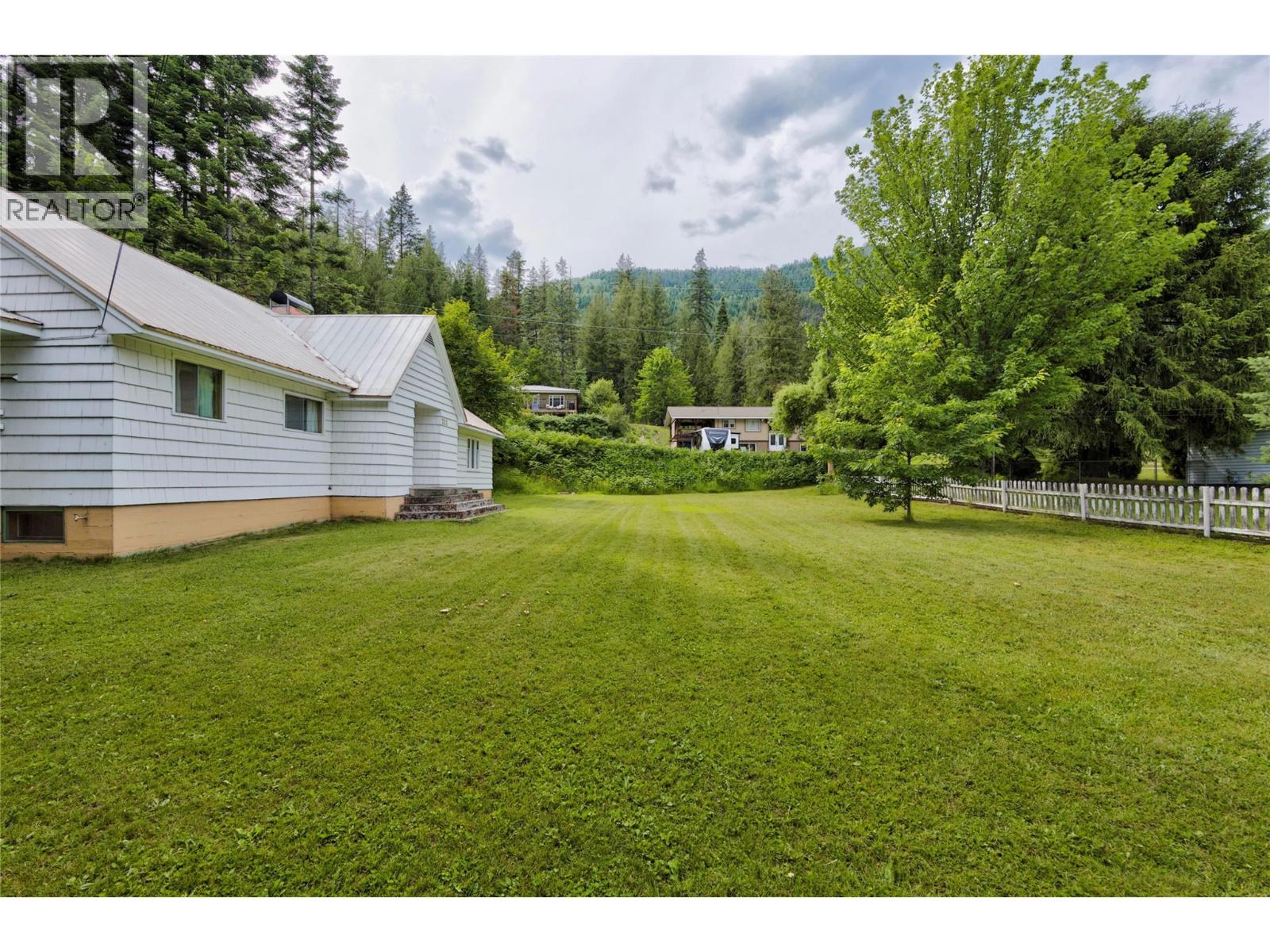 211 Maclure Avenue, Salmo, British Columbia  V0G 1Z0 - Photo 47 - 10393179