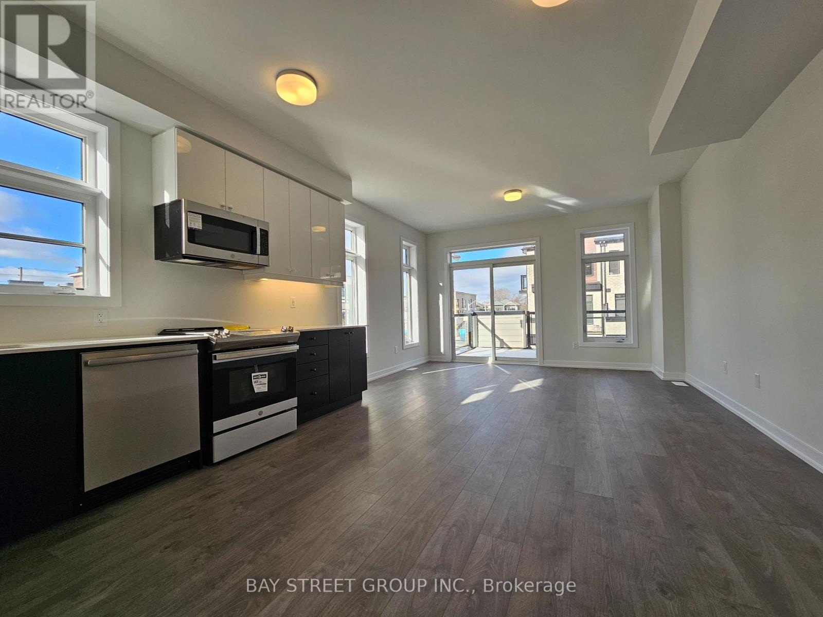 52 Aki Thomas Gardens, Toronto, Ontario  M1P 0G3 - Photo 10 - E13507812