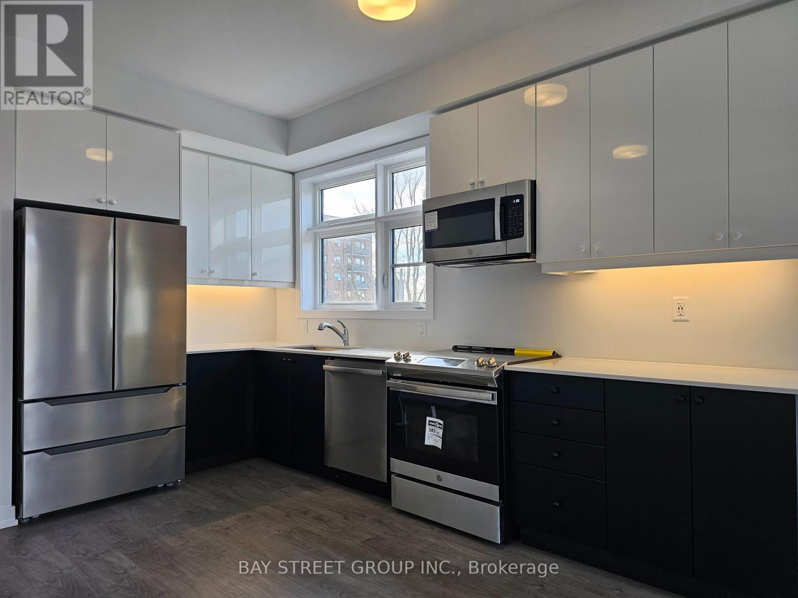 52 Aki Thomas Gardens, Toronto, Ontario  M1P 0G3 - Photo 16 - E13507812
