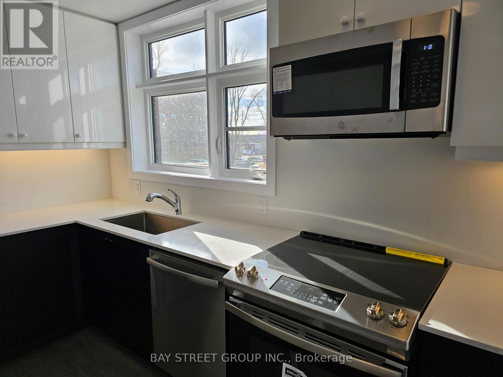 52 Aki Thomas Gardens, Toronto, Ontario  M1P 0G3 - Photo 19 - E13507812