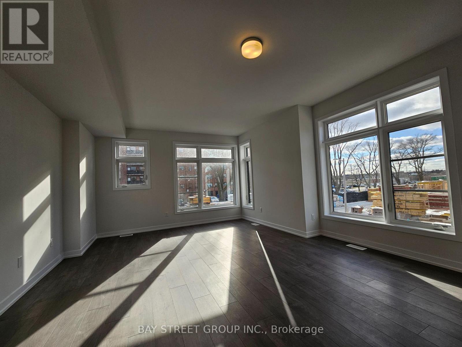 52 Aki Thomas Gardens, Toronto, Ontario  M1P 0G3 - Photo 5 - E13507812
