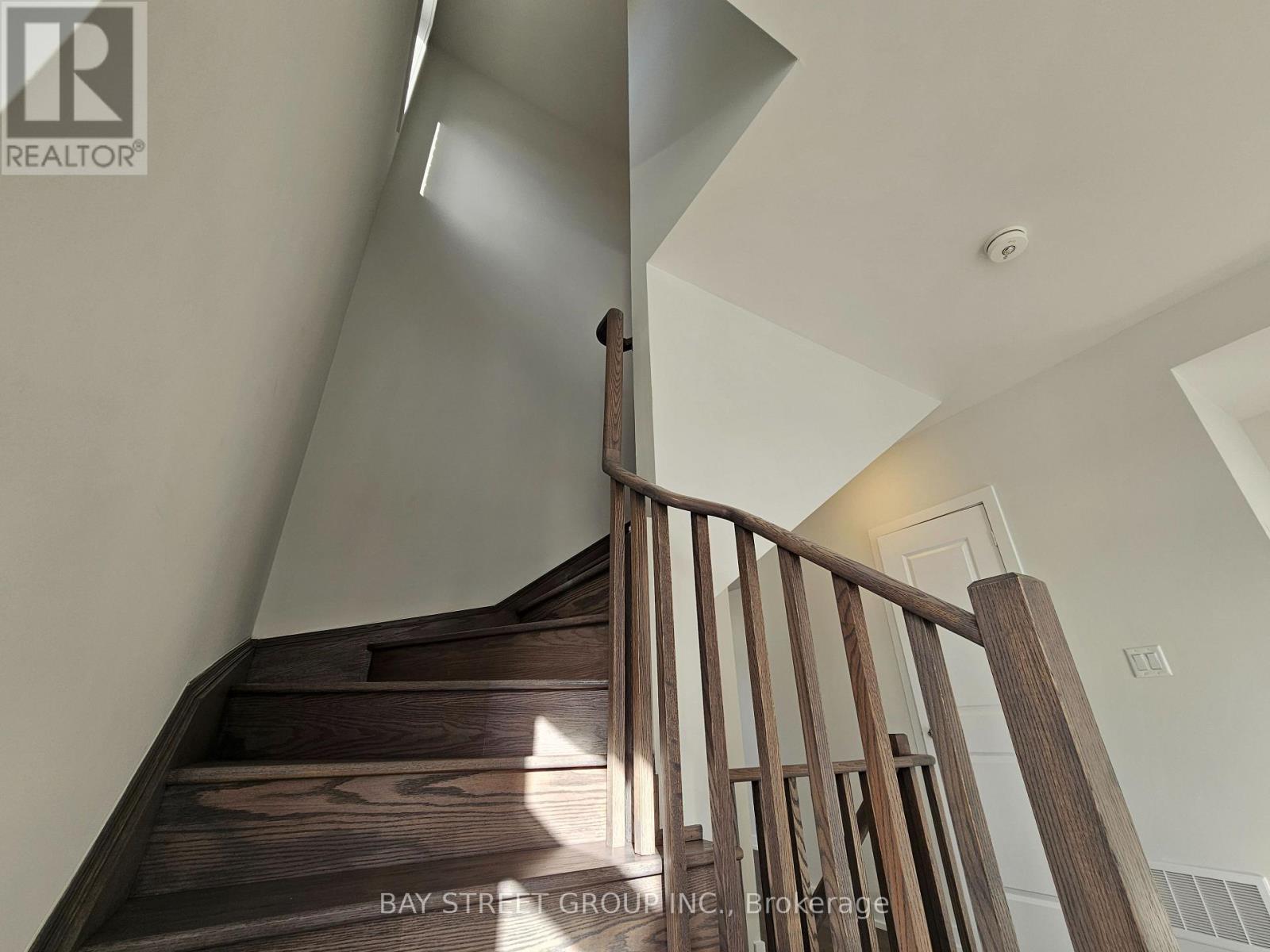 52 Aki Thomas Gardens, Toronto, Ontario  M1P 0G3 - Photo 9 - E13507812