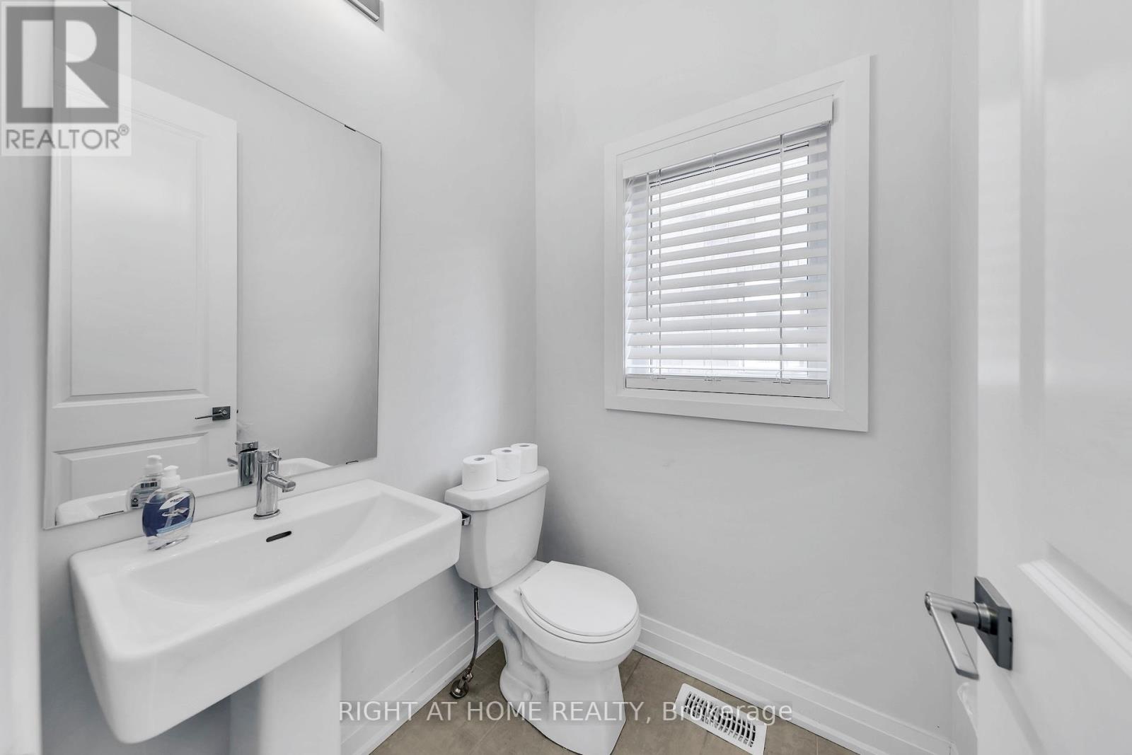 Upper - 3 Speciosa Street, Richmond Hill, Ontario  L4E 2Y5 - Photo 12 - N13507808