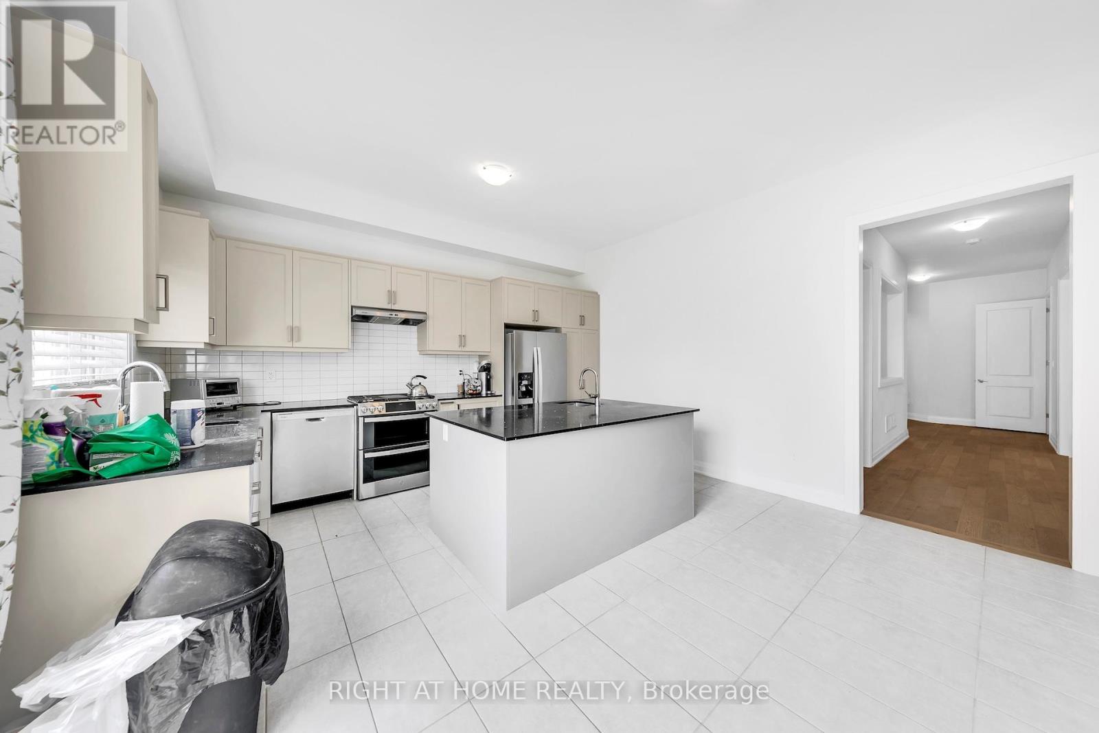 Upper - 3 Speciosa Street, Richmond Hill, Ontario  L4E 2Y5 - Photo 15 - N13507808