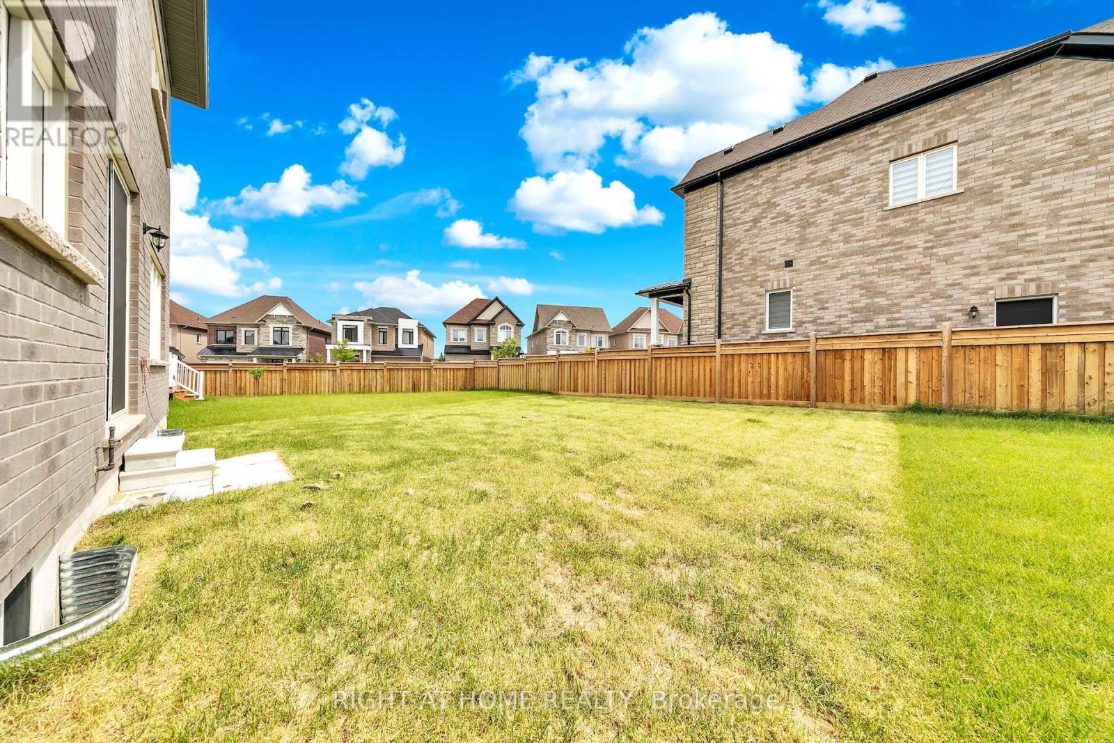 Upper - 3 Speciosa Street, Richmond Hill, Ontario  L4E 2Y5 - Photo 5 - N13507808