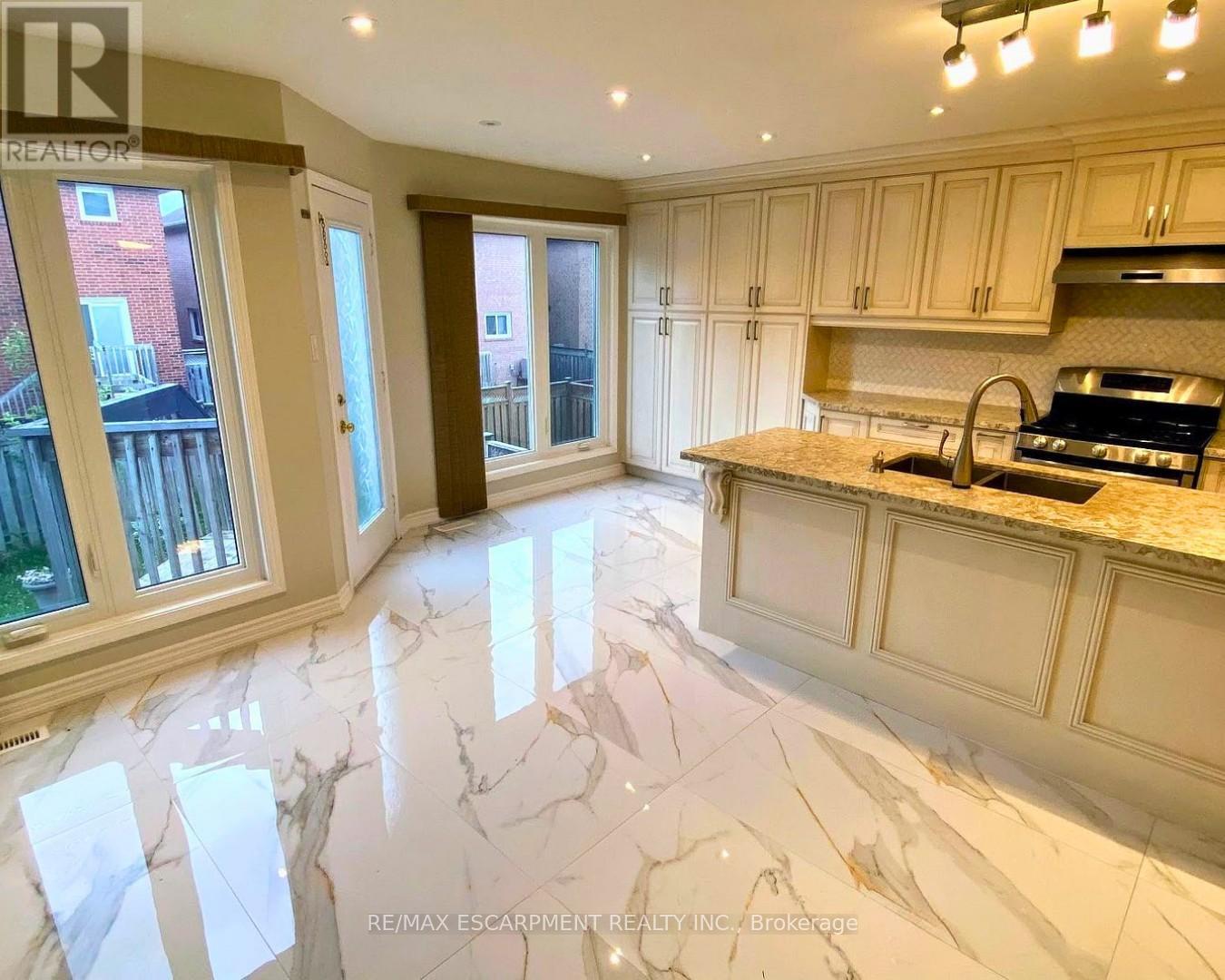 3824 Milkwood Crescent, Mississauga, Ontario  L5N 8H4 - Photo 10 - W13507828