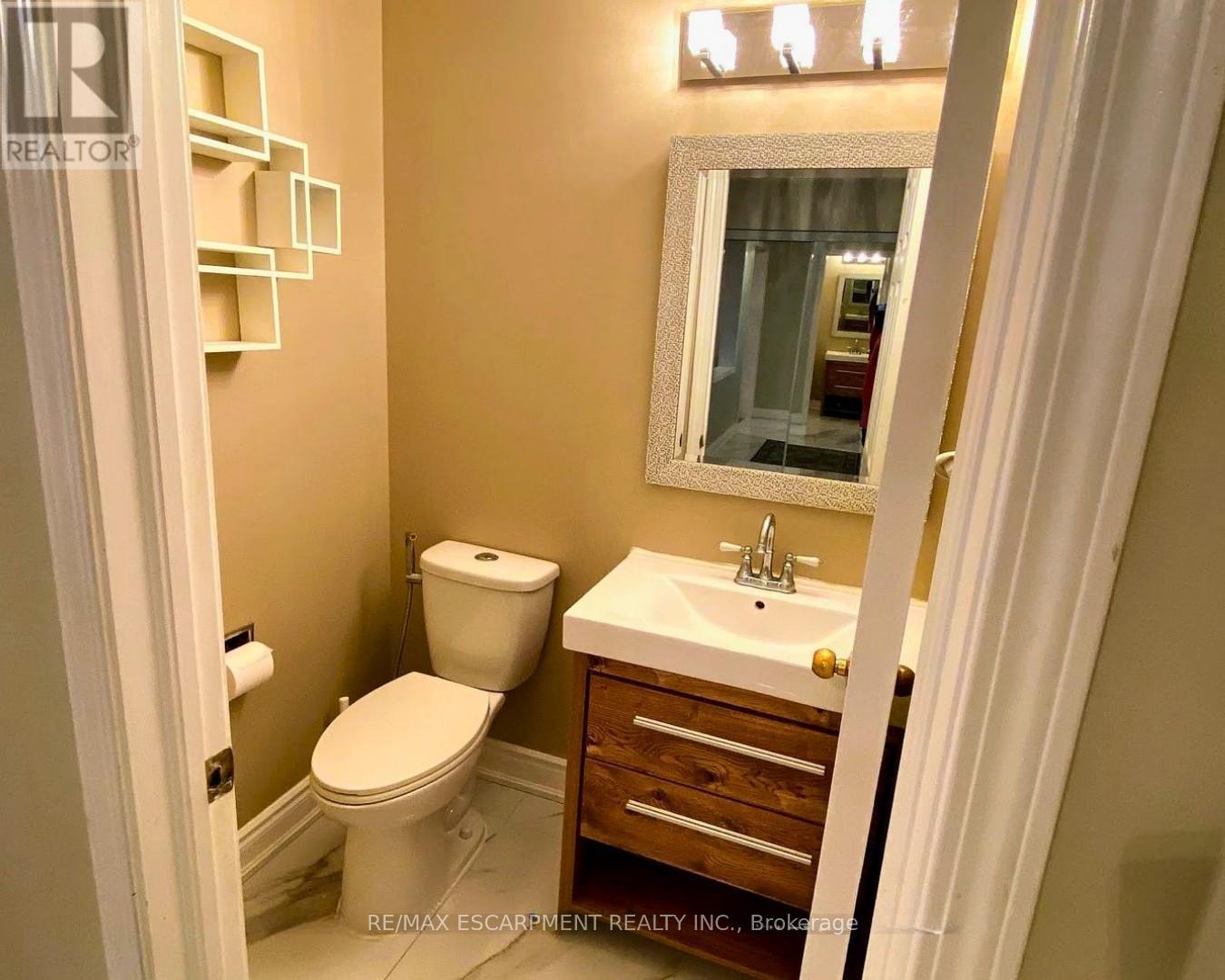 3824 Milkwood Crescent, Mississauga, Ontario  L5N 8H4 - Photo 3 - W13507828