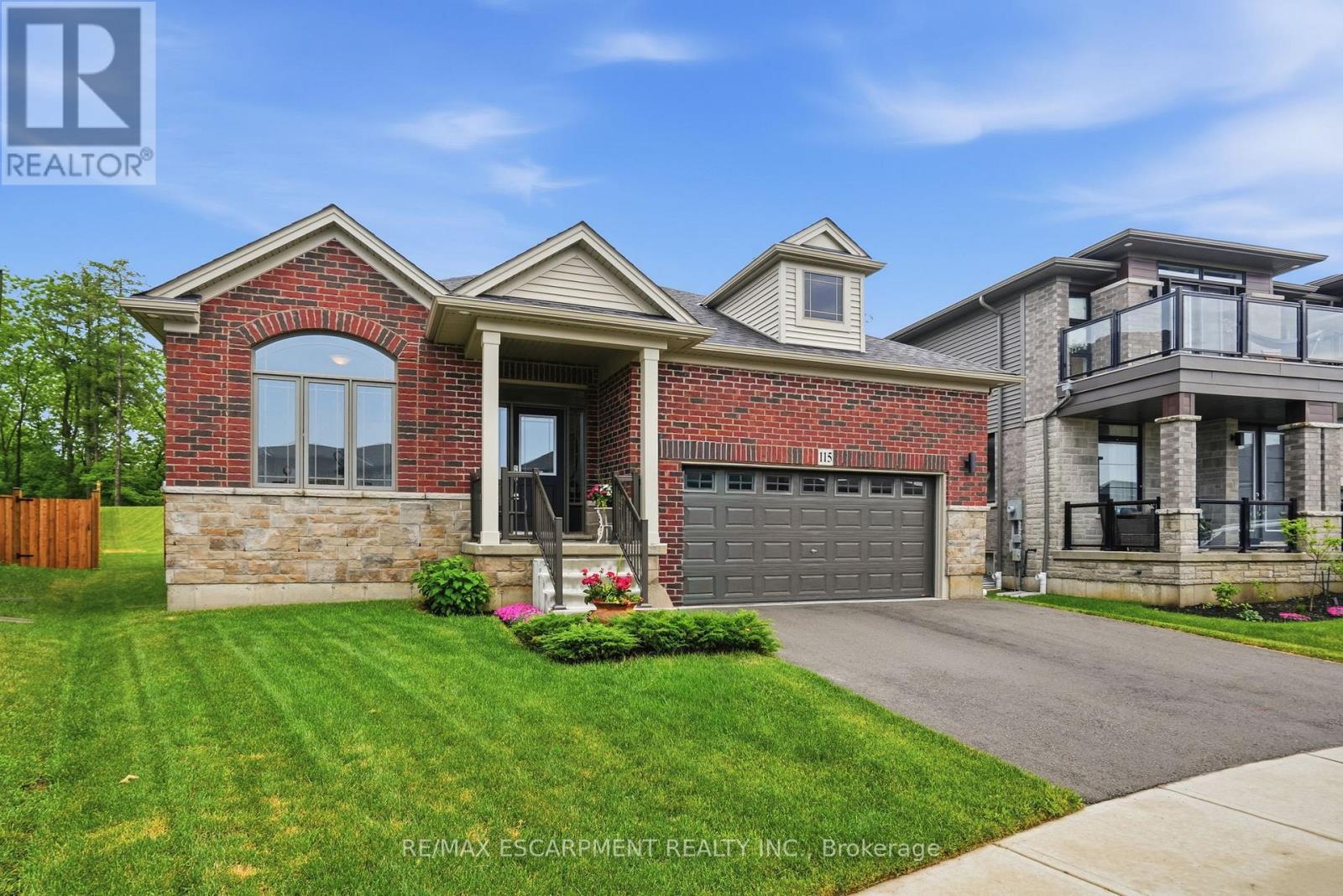115 Daugaard Avenue, Brant, Ontario  N3L 0L6 - Photo 3 - X13507800