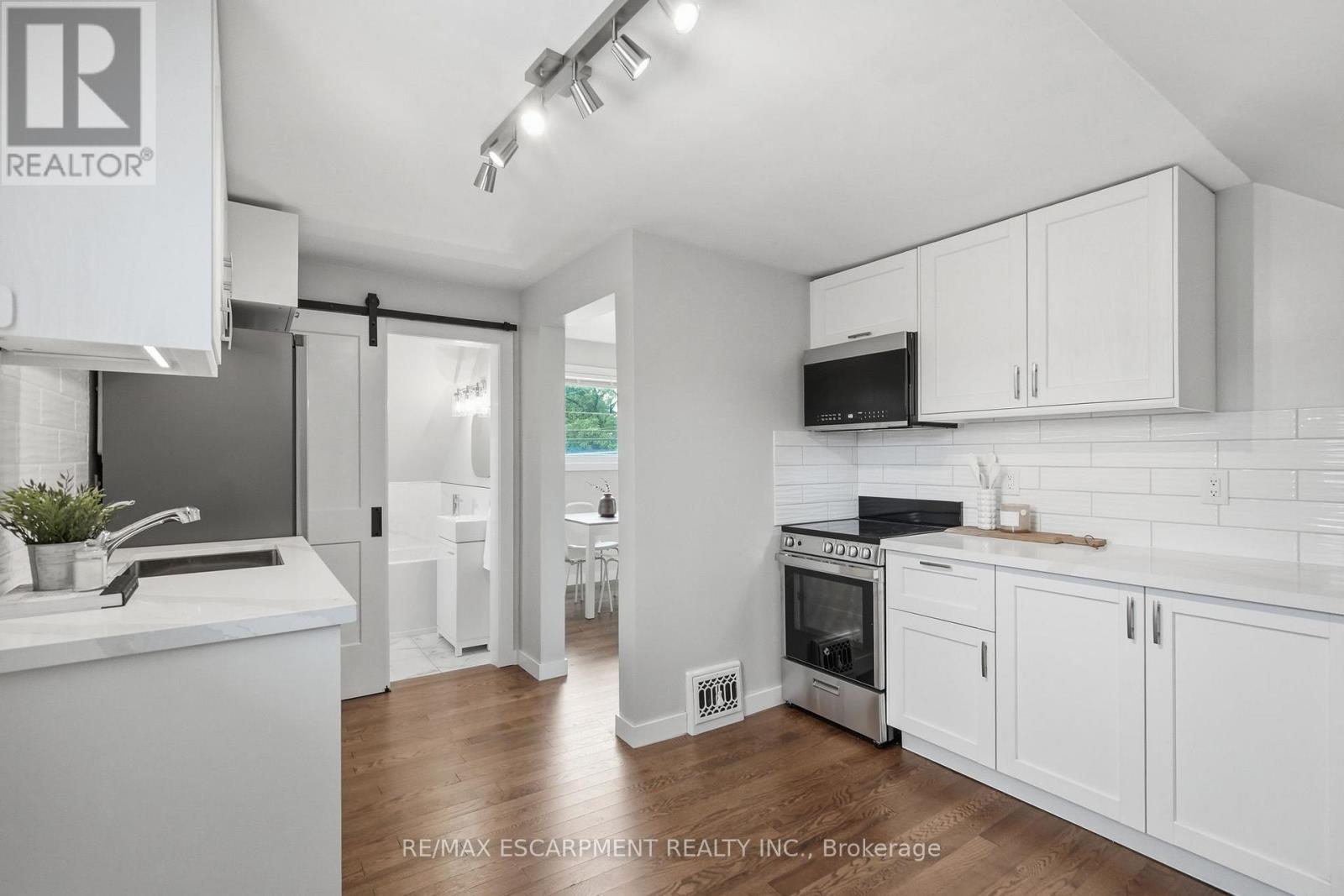 410 Beach Boulevard, Hamilton, Ontario  L8H 6W7 - Photo 12 - X13507814