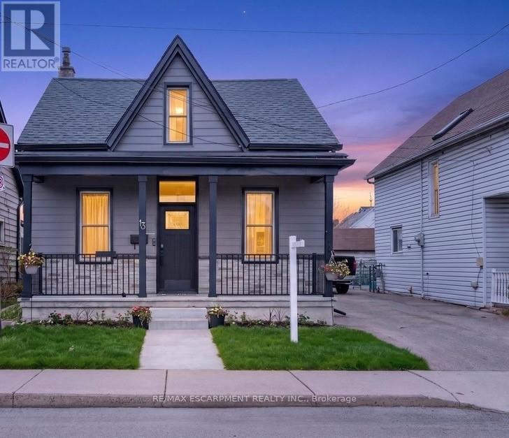 13 RICHMOND STREET, Hamilton, Ontario