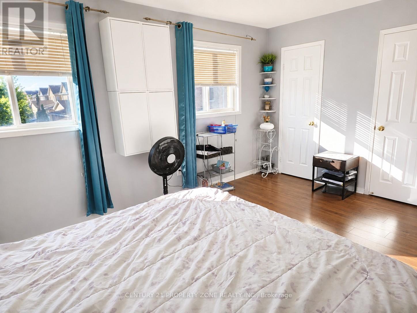 710 Stonebridge Avenue, Mississauga, Ontario  L5V 2L9 - Photo 10 - W13507386