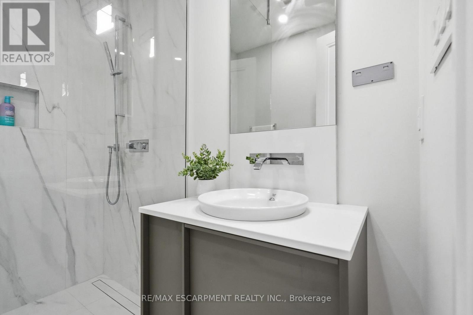 1544 Lochlin Trail, Mississauga, Ontario  L5G 3V7 - Photo 31 - W13507450