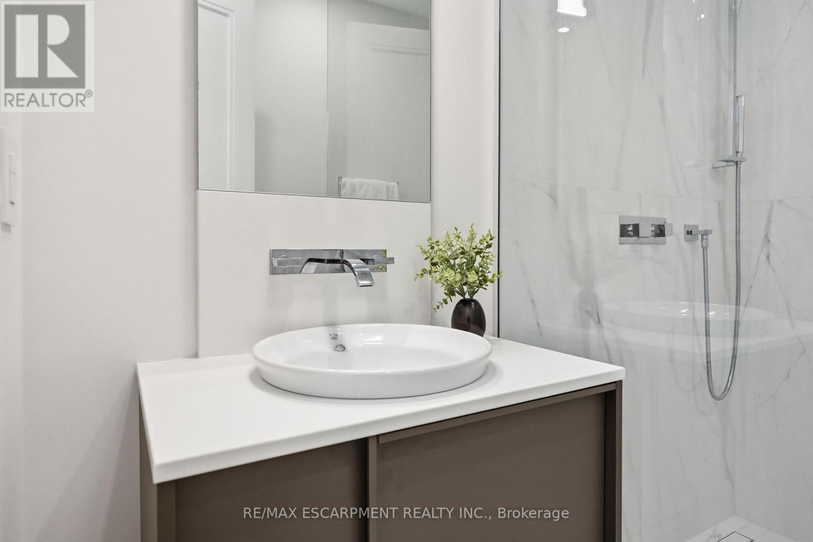 1544 Lochlin Trail, Mississauga, Ontario  L5G 3V7 - Photo 33 - W13507450