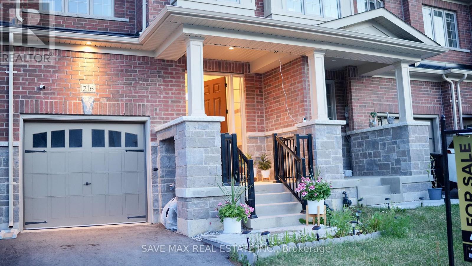 216 Broadacre Drive, Kitchener, Ontario  N2R 0S6 - Photo 2 - X13507248