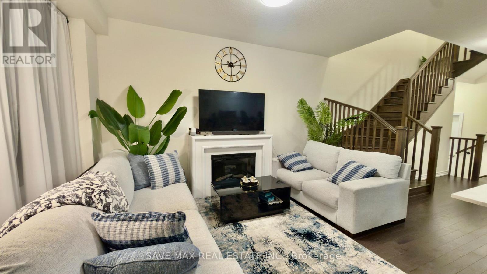 216 Broadacre Drive, Kitchener, Ontario  N2R 0S6 - Photo 5 - X13507248