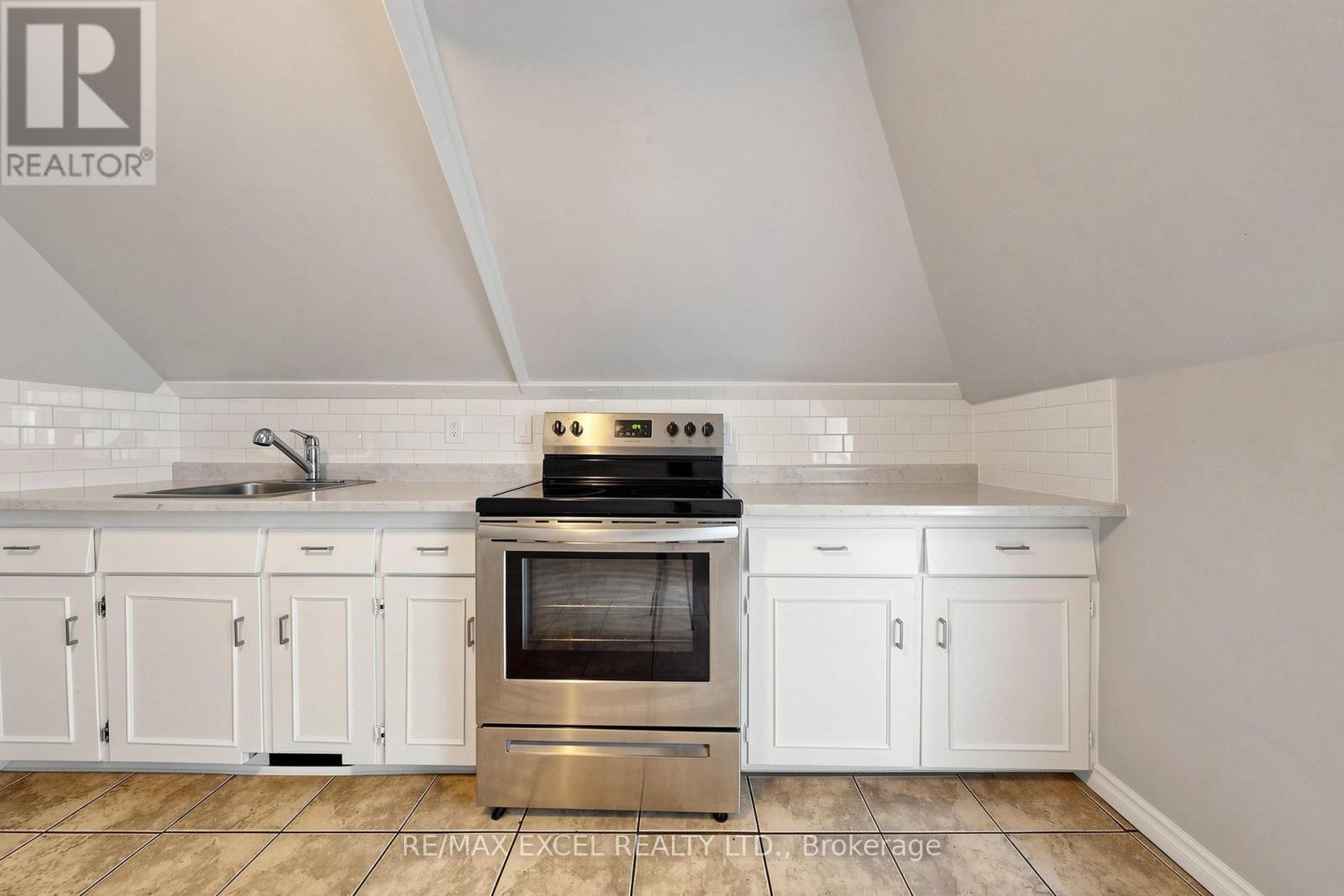 Third - 259 Victoria Avenue N, Hamilton, Ontario L8L 5G3 - Photo 4 - X13507514