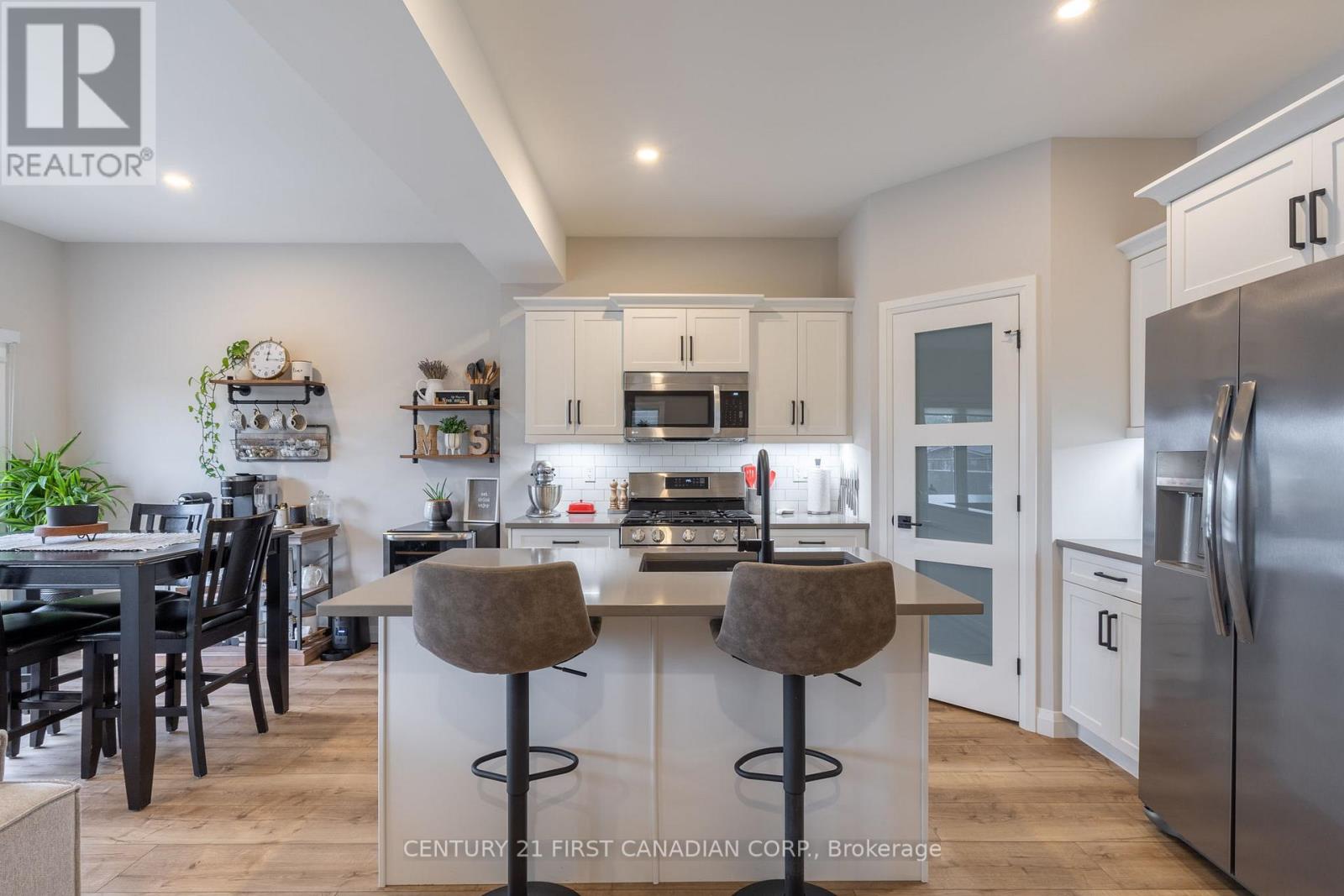 19 - 17 Nicholson Street, Lucan Biddulph, Ontario N0M 1A0 - Photo 3 - X13507926