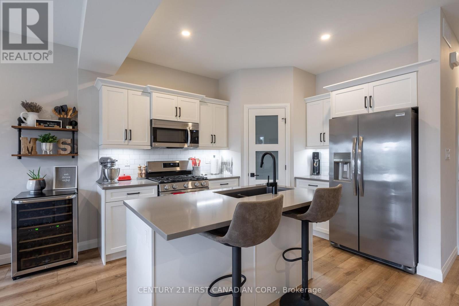 19 - 17 Nicholson Street, Lucan Biddulph, Ontario N0M 1A0 - Photo 4 - X13507926