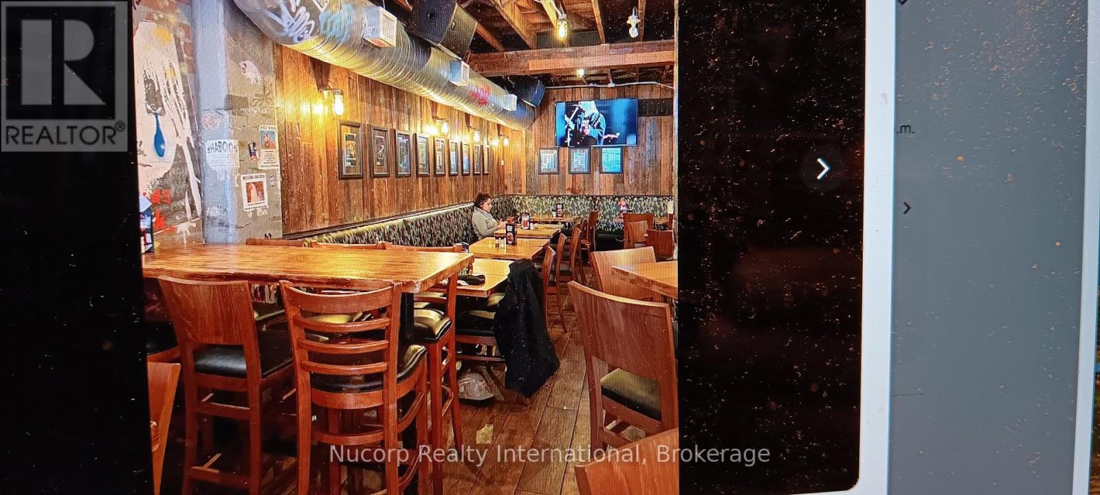 370 Brant Street W, Burlington, Ontario  L7R 2E8 - Photo 3 - W13507884