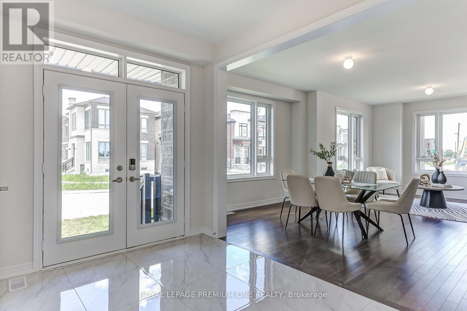 61 Raymond Schell Avenue, Markham, Ontario  L6C 3T5 - Photo 4 - N13441778