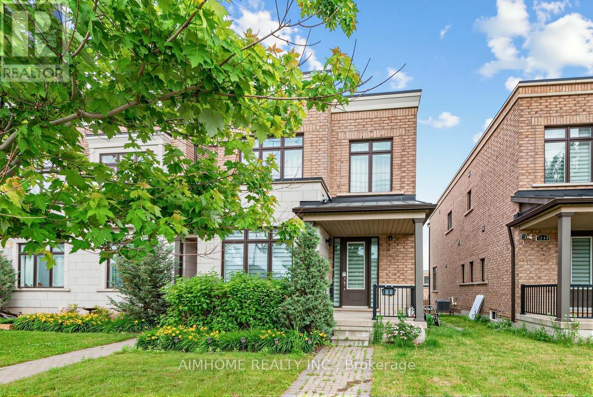 1238 WELLINGTON STREET, Aurora, Ontario