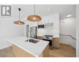 5 - 91 BARTON AVENUE, Toronto, Ontario