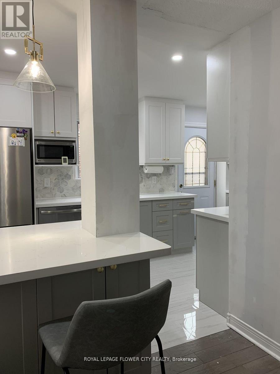 118 Sexton Crescent, Toronto, Ontario  M2H 2L6 - Photo 12 - C13497884