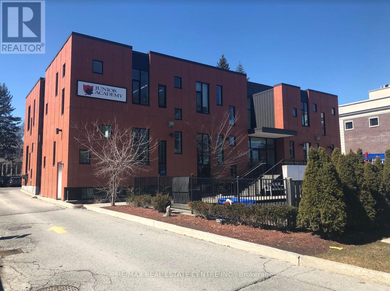 211 - 2454 Bayview Avenue, Toronto, Ontario  M2L 1A6 - Photo 2 - C13506458