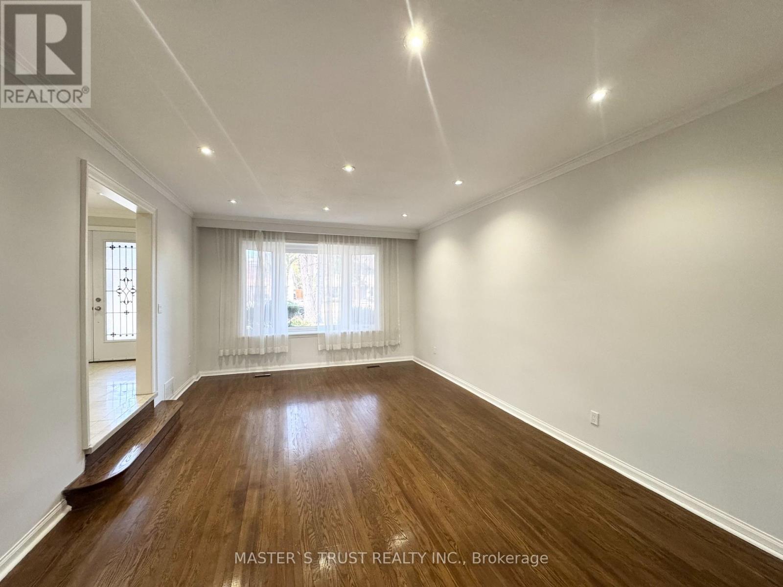 25 Cheval Drive, Toronto, Ontario  M3B 1R5 - Photo 3 - C13506514