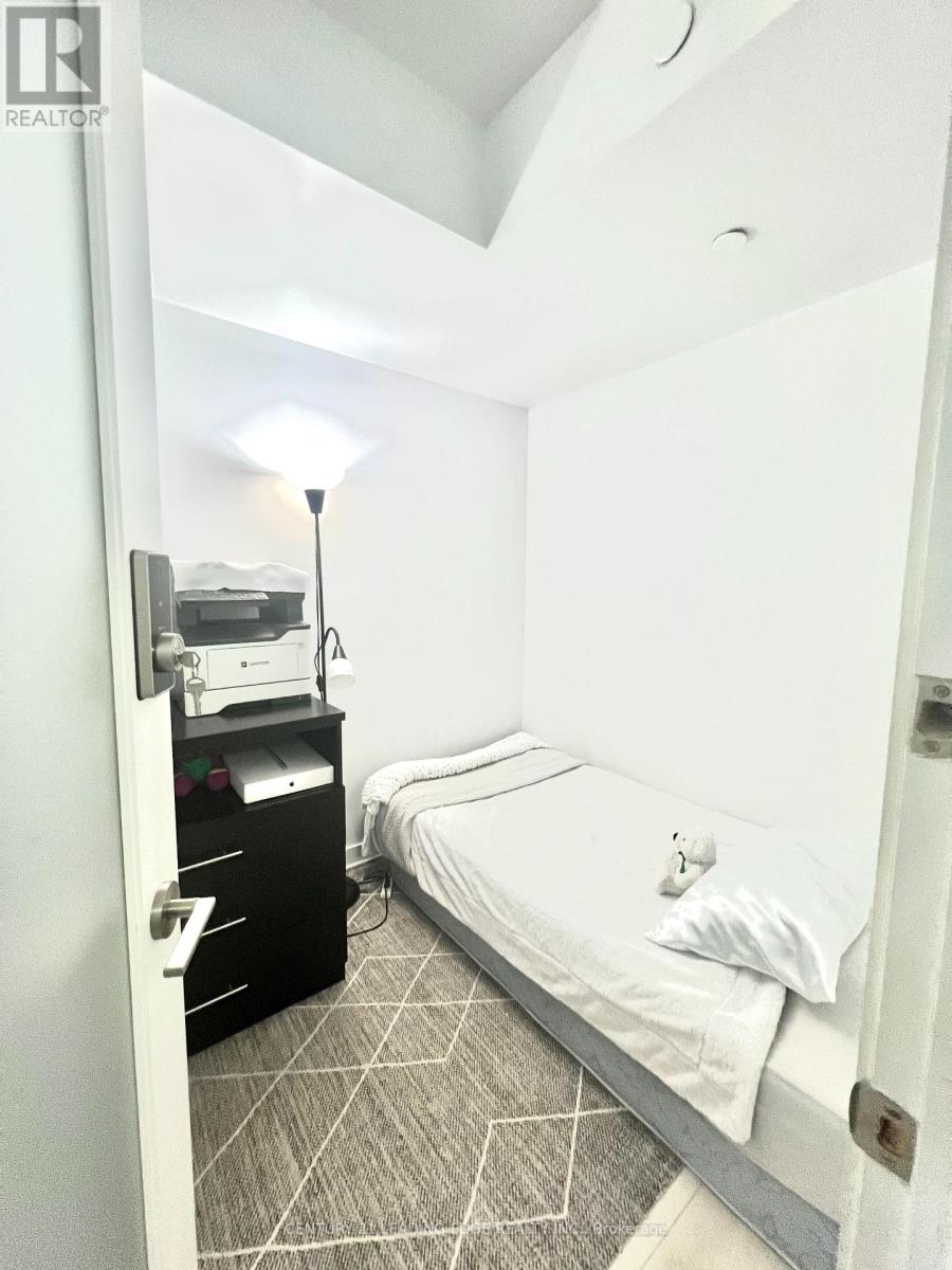 605 - 6 Sonic Way, Toronto, Ontario  M3C 0P1 - Photo 19 - C13506564