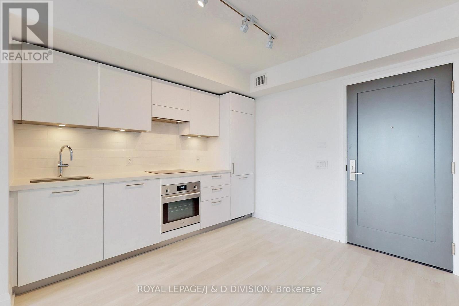 510 - 33 Frederick Todd Way, Toronto, Ontario  M4G 0C9 - Photo 3 - C13506642