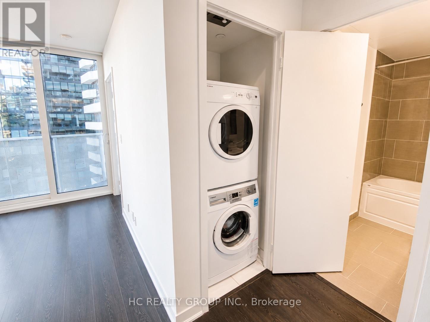 1801 - 88 Harbour Street, Toronto, Ontario  M5J 1B7 - Photo 12 - C13506676