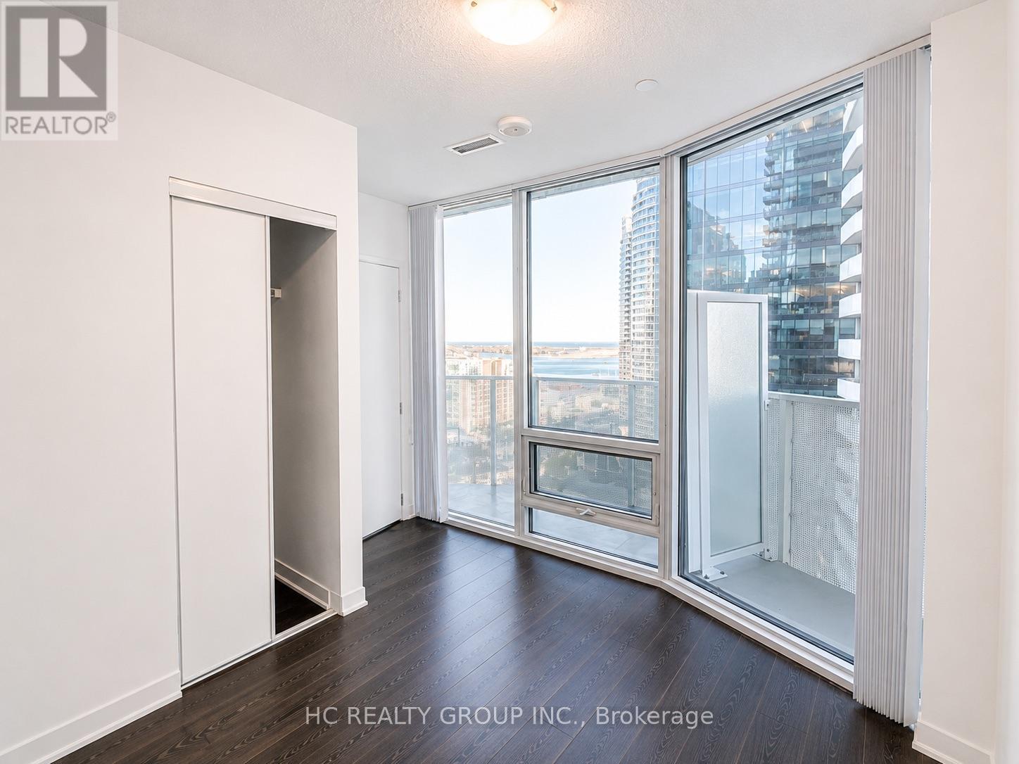 1801 - 88 Harbour Street, Toronto, Ontario  M5J 1B7 - Photo 10 - C13506676
